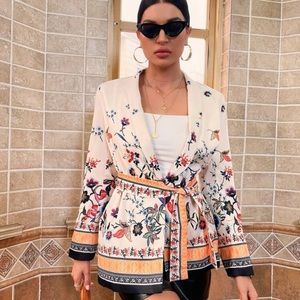 Floral print belted blazer